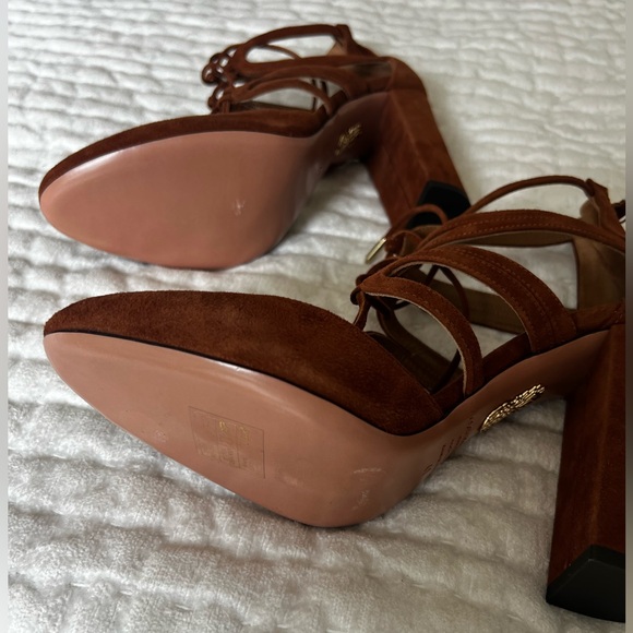 Gorgeous sexy brown suede heel. - Picture 2 of 4